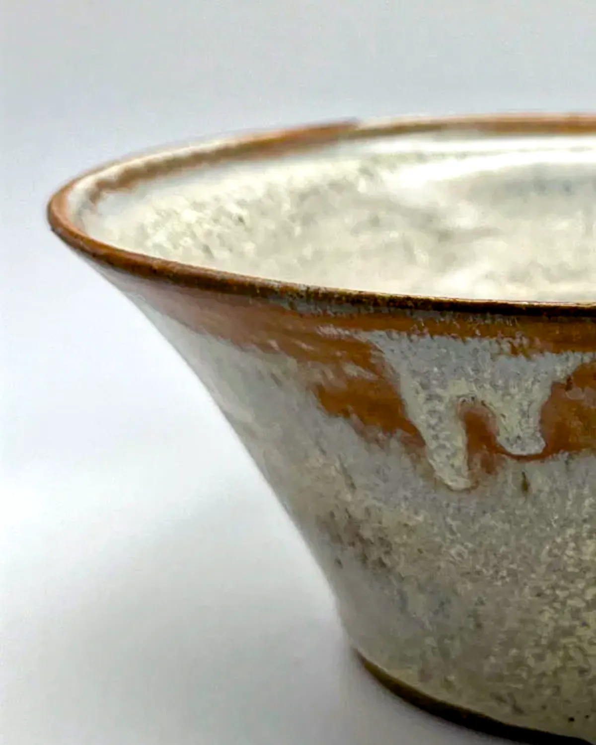 Close view of the speckled bowl