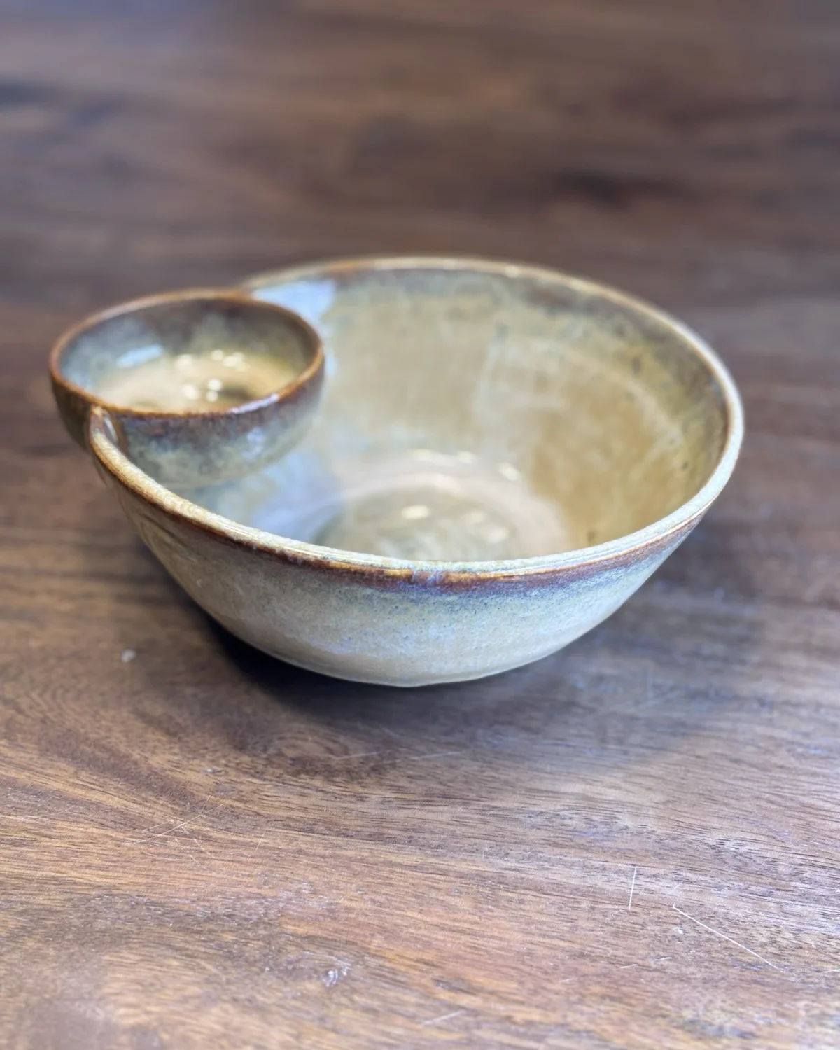 The serving bowl showing its depth